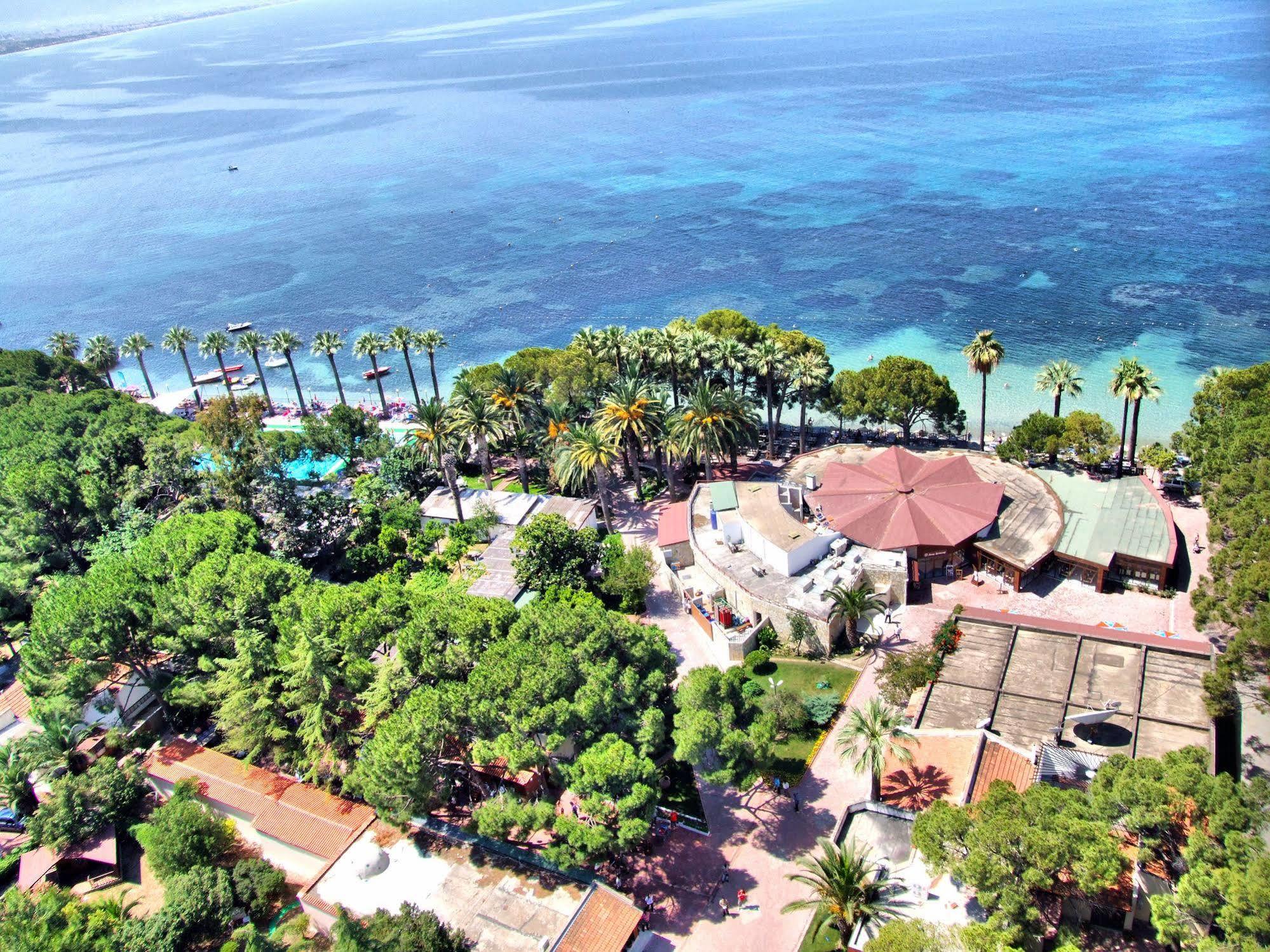 Omer Holiday Resort Kusadasi Exterior photo